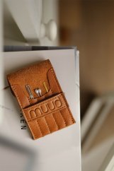 Eva muud malé pouzdro na jehly a špendlíky whisky