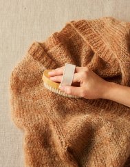 Kartáč na péči o svetr a pleteniny COCOKNITS