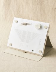 Tvůrčí tabule/stojan s magnety Maker's Board COCOKNITS šedá